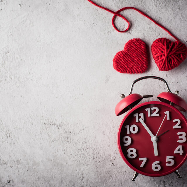 https://www.lagastronomiadiavigno.com/wp-content/uploads/2023/02/red-alarm-clock-with-red-heart-valentines-day-concept-1-640x640.jpg